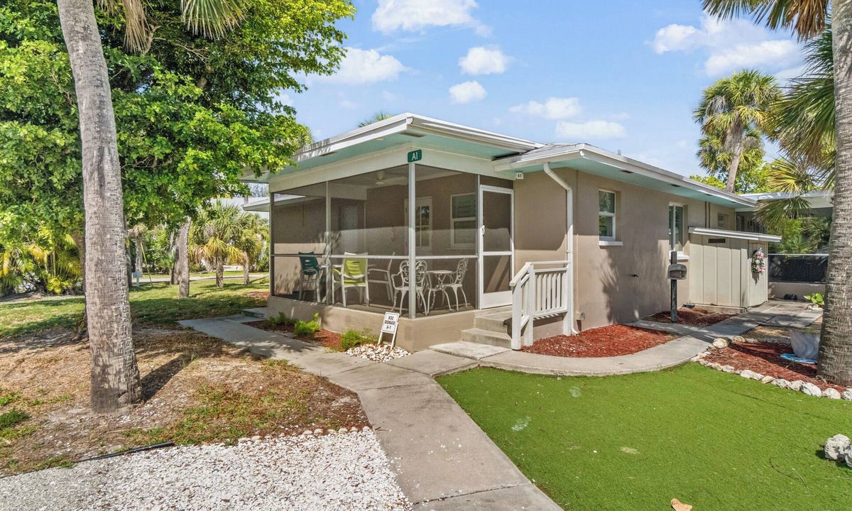 Sanibel Cottage | 2 bedroom, 2 bath cottage at Sanibel Shores PET FRIENDLY