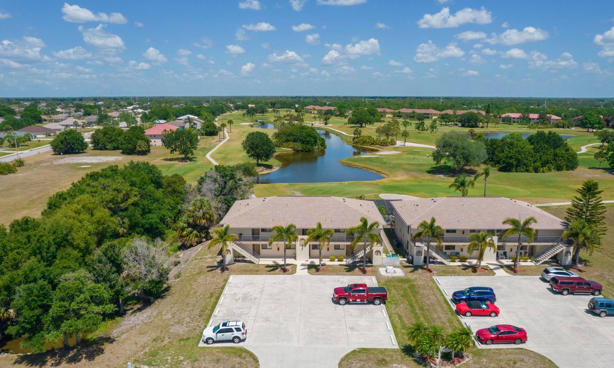 Deep Creek Condo | 2-bedroom condo in adorable Punta Gorda with cool AC