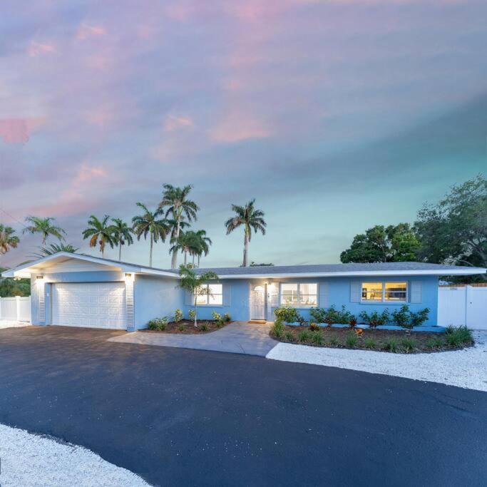 Palma Sola House | 2 Masters Spa Pool Yard Games Upscale Area