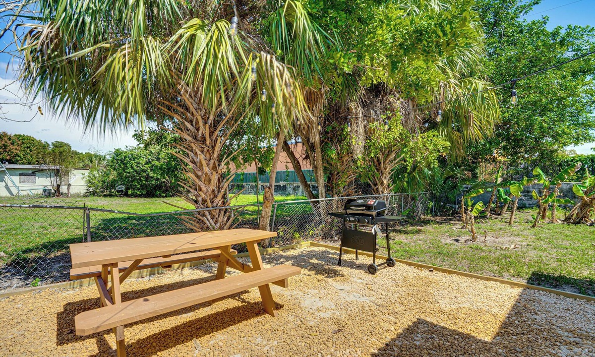 Fort Myers House | 2 Mi to River District! Family Fun in Fort Myers