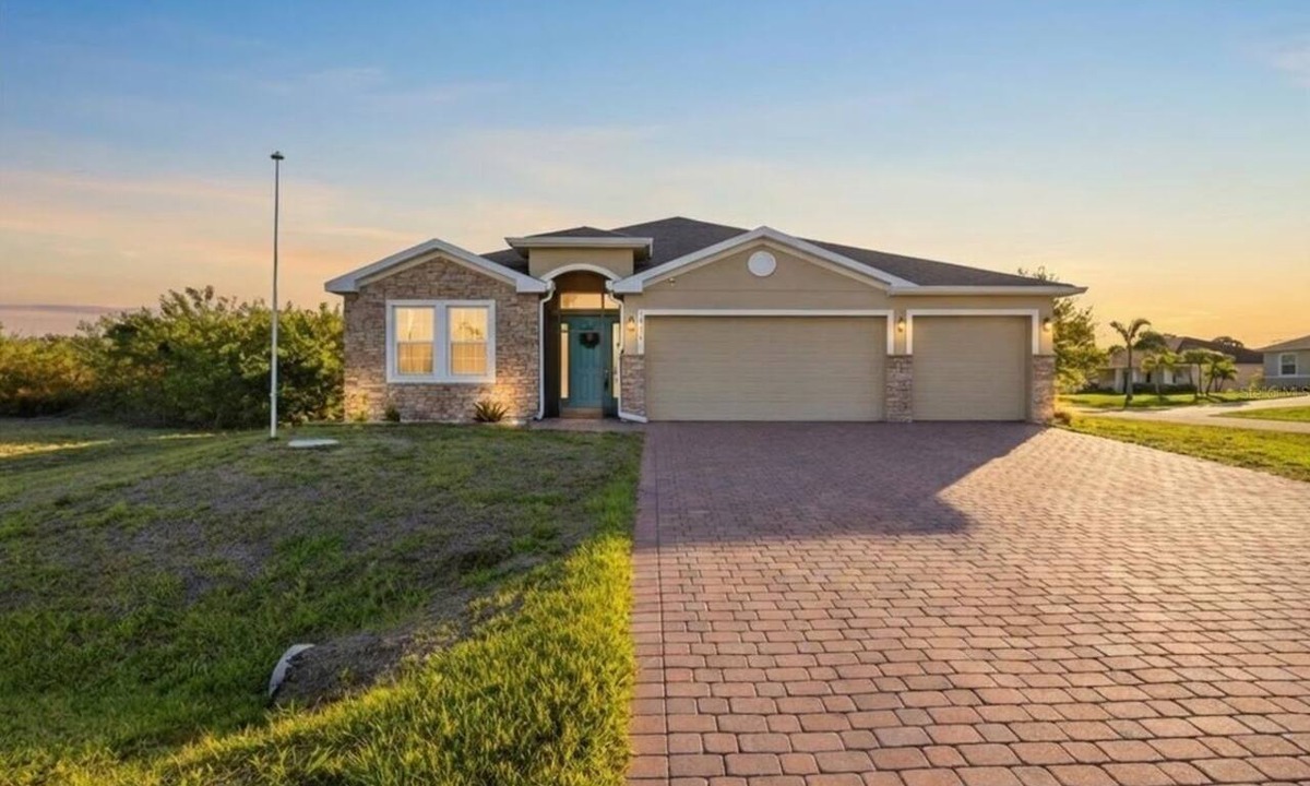 South Gulf Cove House | 3 bedroom 3 full bath beautiful house with heated pool and spa. 12 month minimum