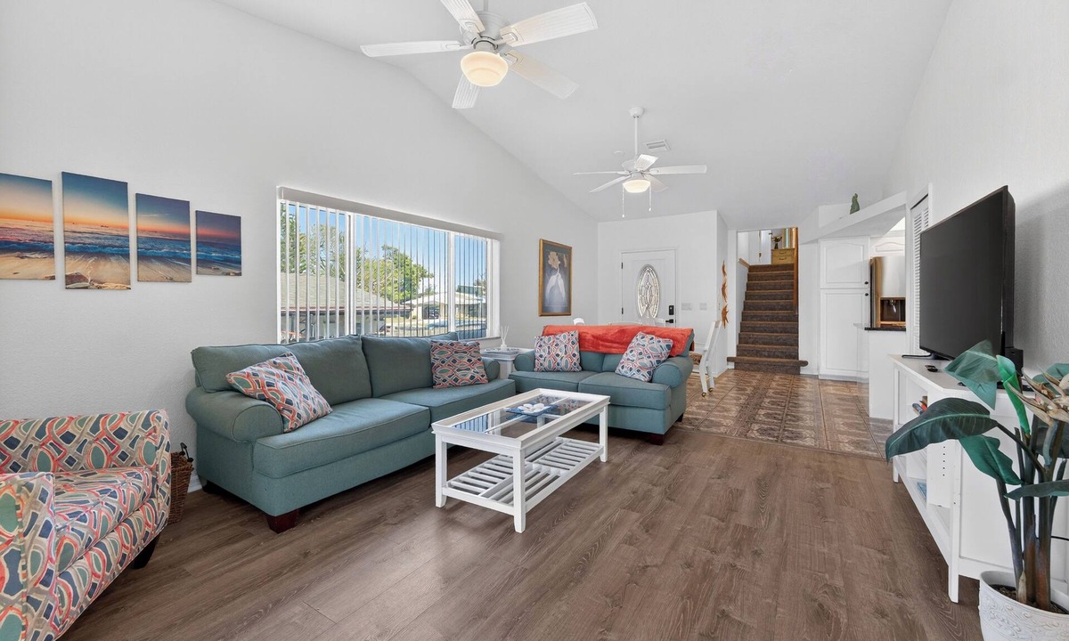 Charlotte Park House | 3 Bedroom Duplex Near Downtown Punta Gorda & Fishermans Village!