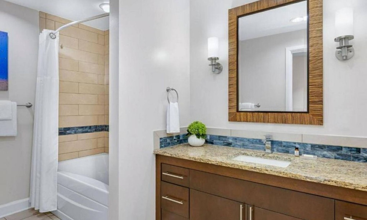 Marco Island Resort | 3-bedroom resort in awesome Marco Island with great location and amenities.