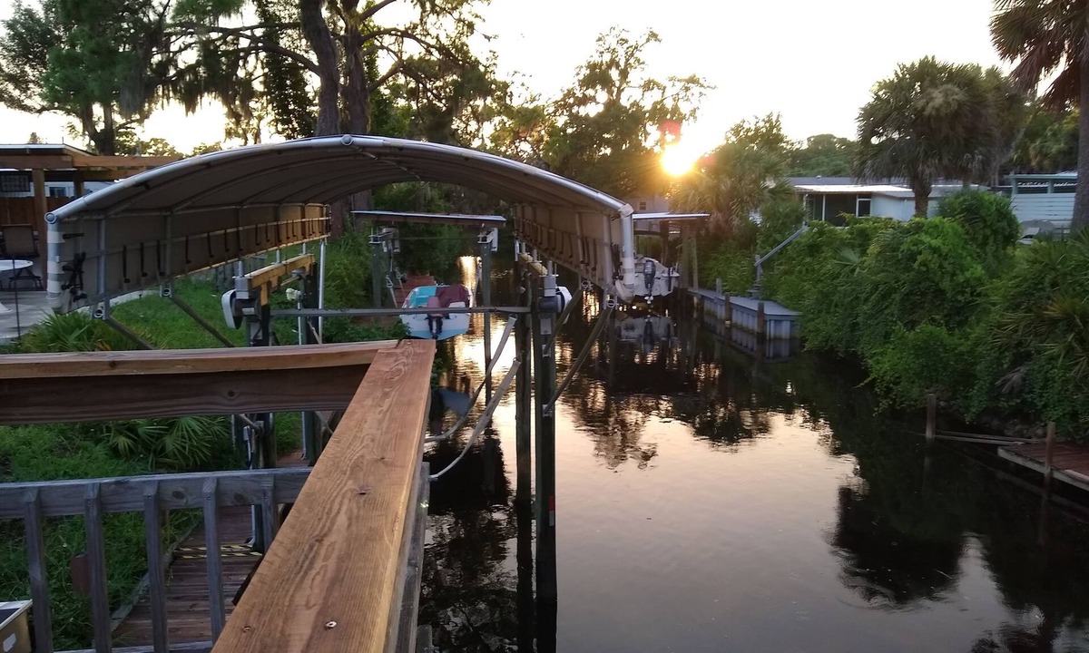 Englewood South House | 3 BR home on a canal in Paradise - 10 mins from many beaches!