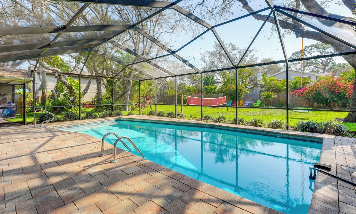 Largo House | 3 Mi to Beach: Prime Largo Home w/Pool!