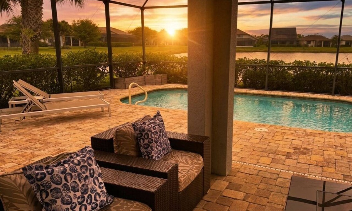 San Carlos Park House | 3BR Lakeside Retreat with heated pool/1 month min.