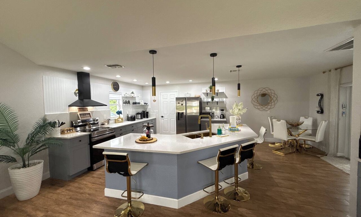 Joel House | 4-bedroom house in tranquil Lehigh Acres with Central AC