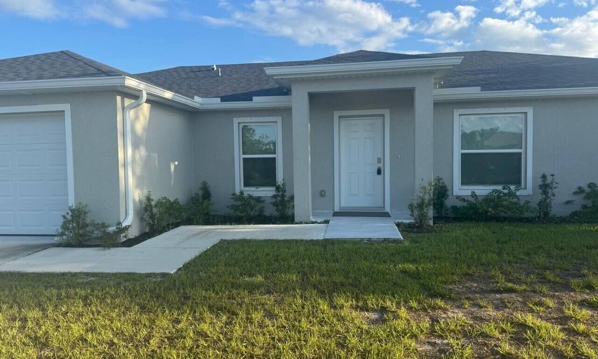 Harris House | 4BR Lehigh Acres Home Near Ft Myers & JetBlue Park