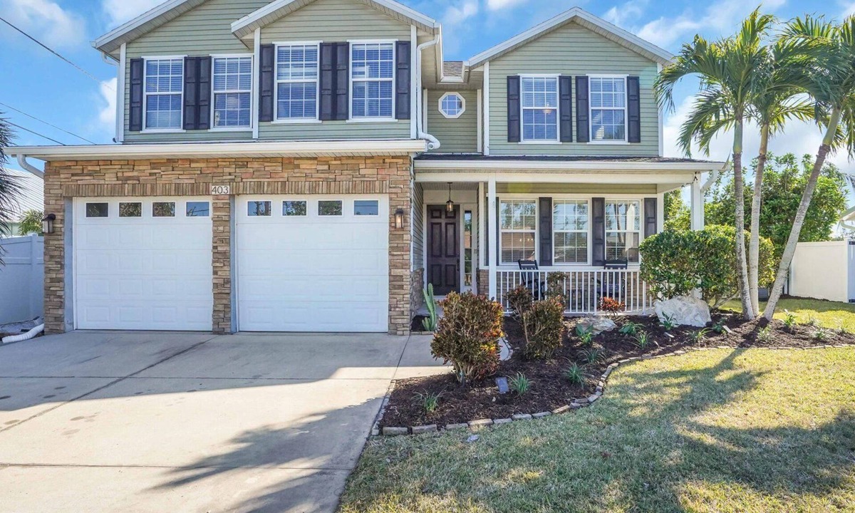 West Bradenton House | A modern new build home, 3K Sqft, 5BR/10Beds/Sleeps18, Spa, Close to AMI Beaches