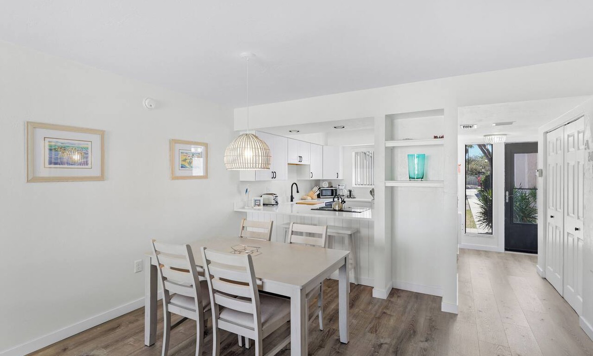 Bradenton Beach Condo | A short walk to the beach and direct pool access!