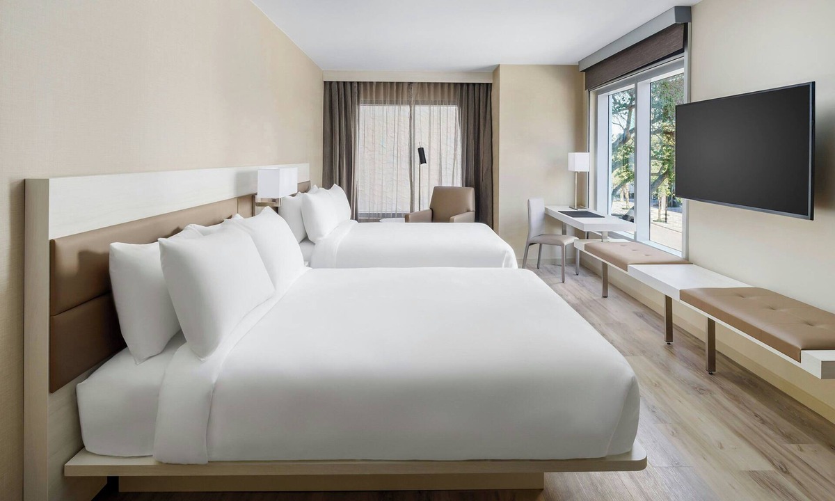 Spartanburg Hotel | AC Hotel St. Petersburg Downtown