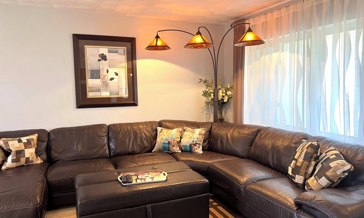 Warm Mineral Springs House | ACROSS FROM WARM MINERAL SPRING