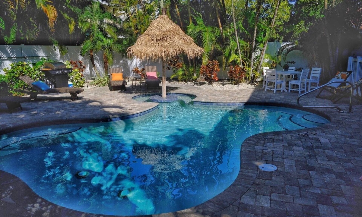 Ilexhurst Apartment | AMI Ohana Beach Resort C with fabulous salt pool!