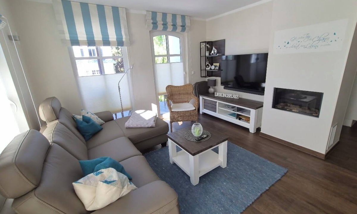 Seebad Bansin Condo | Apartment Schloonblick, central, 300 m beach, free WiFi, gas fireplace, 2 balconies