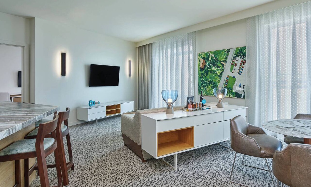 Central Sarasota Hotel | Art Ovation Hotel, Autograph Collection
