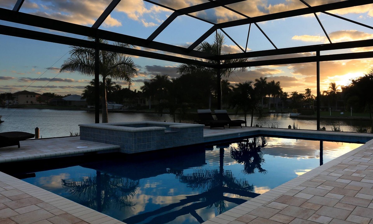 Yacht Club House | Bahama Breeze-Location! Great Views Above Intersecting Canals w Short Gulf Acces