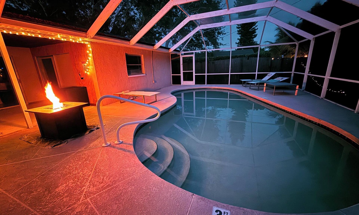 Naples Park House | Beach Home with Pool 1 mile from Beach!