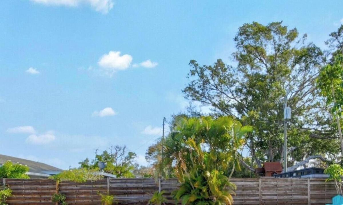 Arlington Park Apartment | Beachy 1-bedroom apartment with Pool access in Sarasota