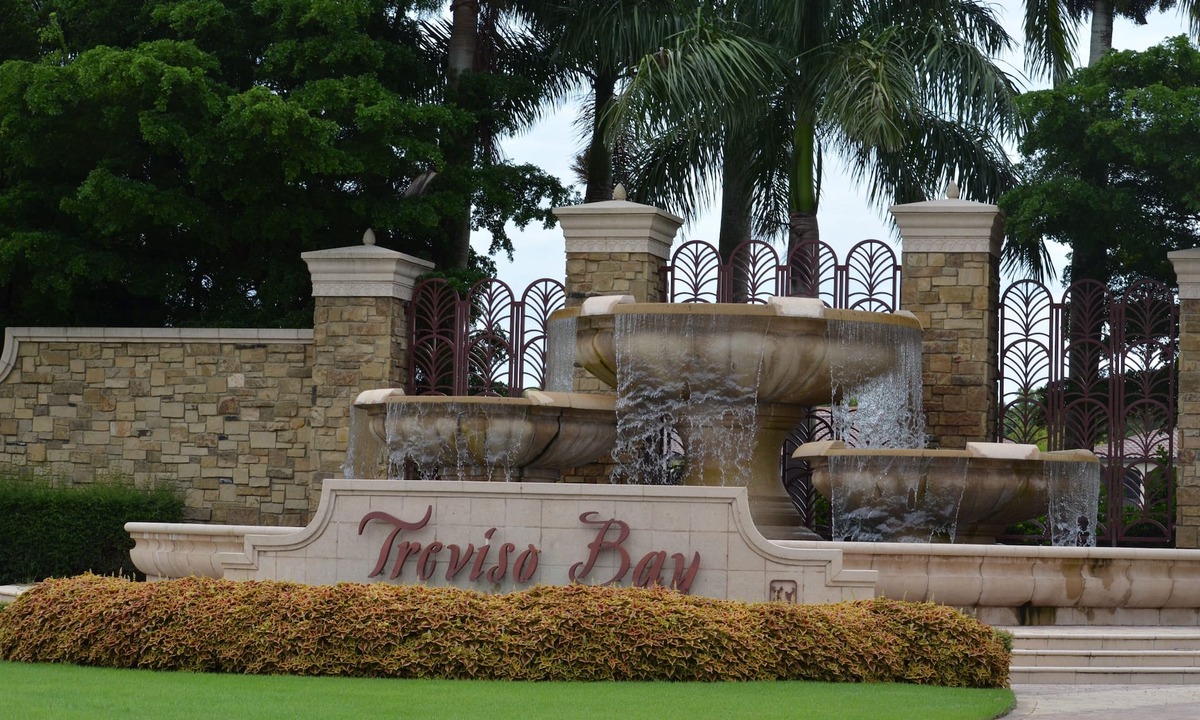Naples Condo | Beautiful 3 Bedroom, 2 Bath Condo in Treviso Bay! With golf!