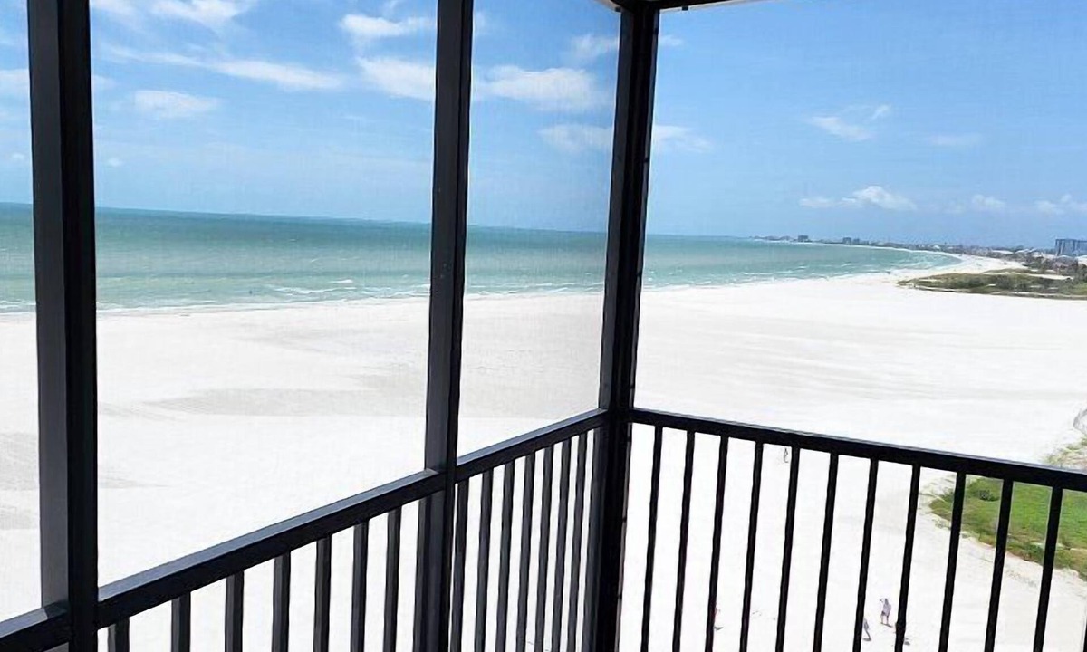 South Island Condo | Beautiful 9TH Floor Beachfront Condo AT Island Winds - Free Wifi, Central Air, Covered Parking - Click for Reviews!