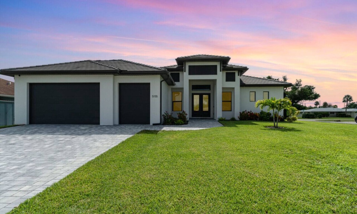 Yacht Club House | Beautiful, fun home w/3 masters, pool & spa