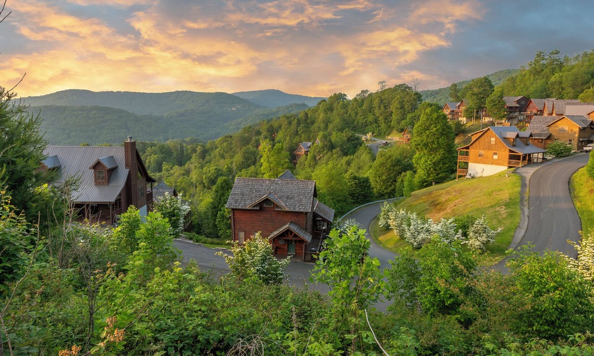 Wolf Laurel Cabin | Big Views Near Asheville New Hot Tub with Mountain Views New Weber Grill