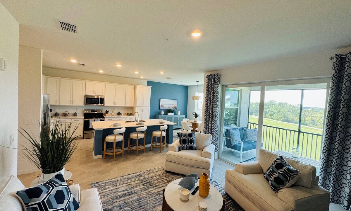 Venice Condo | Birdseye view in a top floor condo in a country club Golf & resort. 🔥🌴🏌️