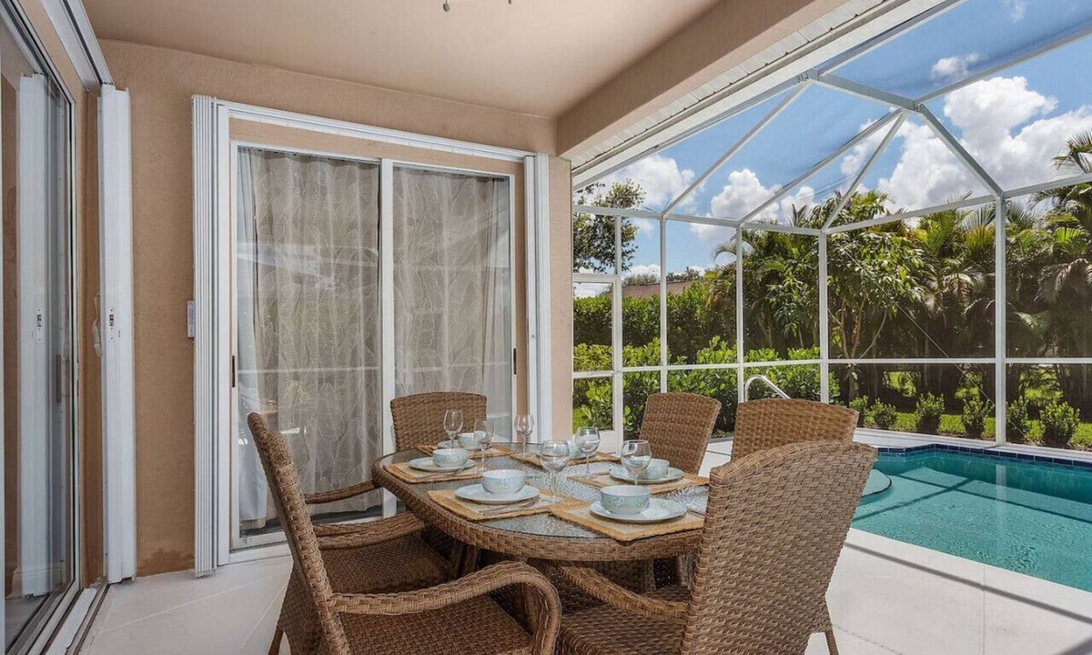 Central Naples House | Blue Bayou Oasis * Luxury Pool home & Sunshine!