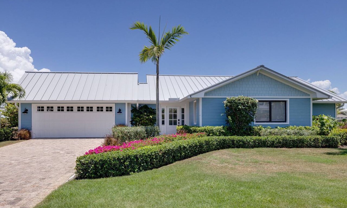 The Dunes House | Blue Horizon Sanibel Golf + Beach Retreat