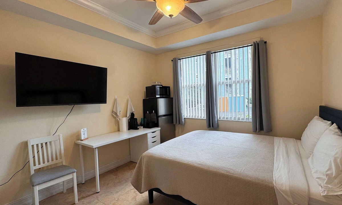 Bonita Shores Apartment | Bonita Studio – Free WiFi – Sun-Filled Stay