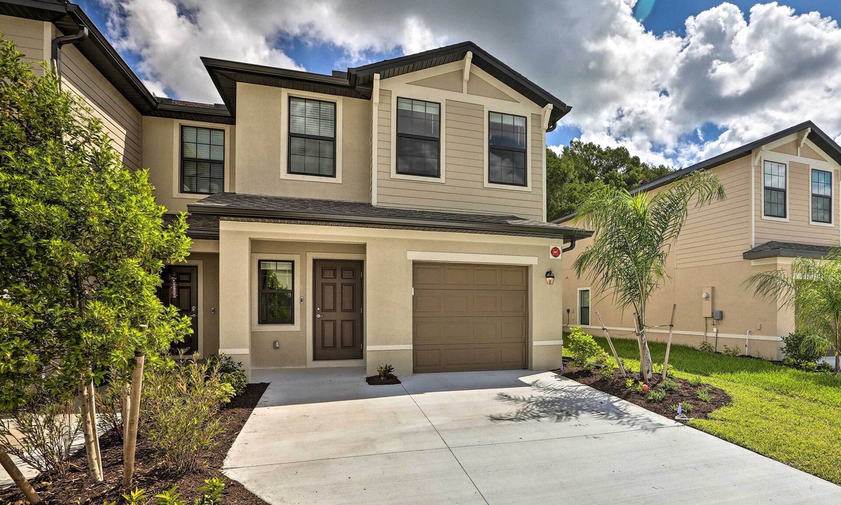 River Hall House | Brand New Fort Myers Townhome: Community Pool