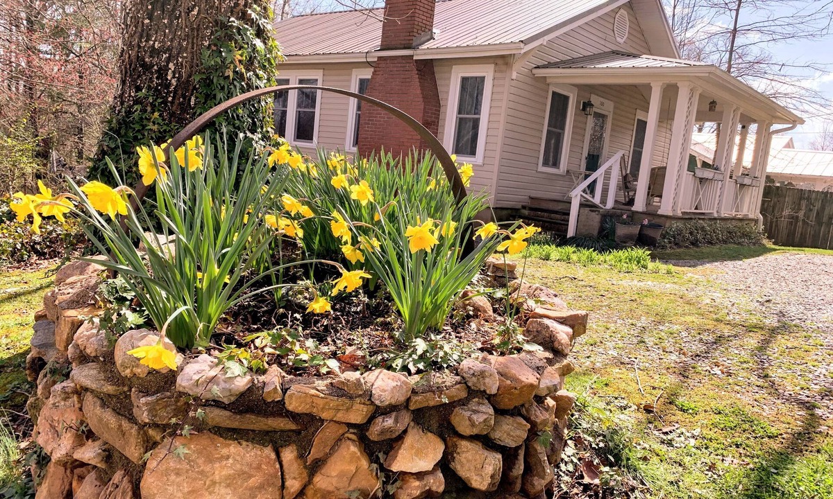 Brevard House | Brevard Bungalow 2 level, steps to Downtown, Music Center, Lumberyard, Greenway.