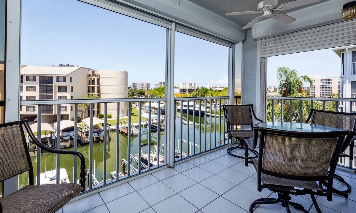 South Island Condo | Canal Front Condo- Walk to Marina, Heated Pool