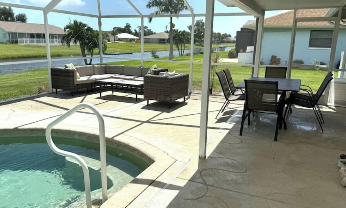 Pebble Beach House | Canal View Retreat, 3/2 Pool Home