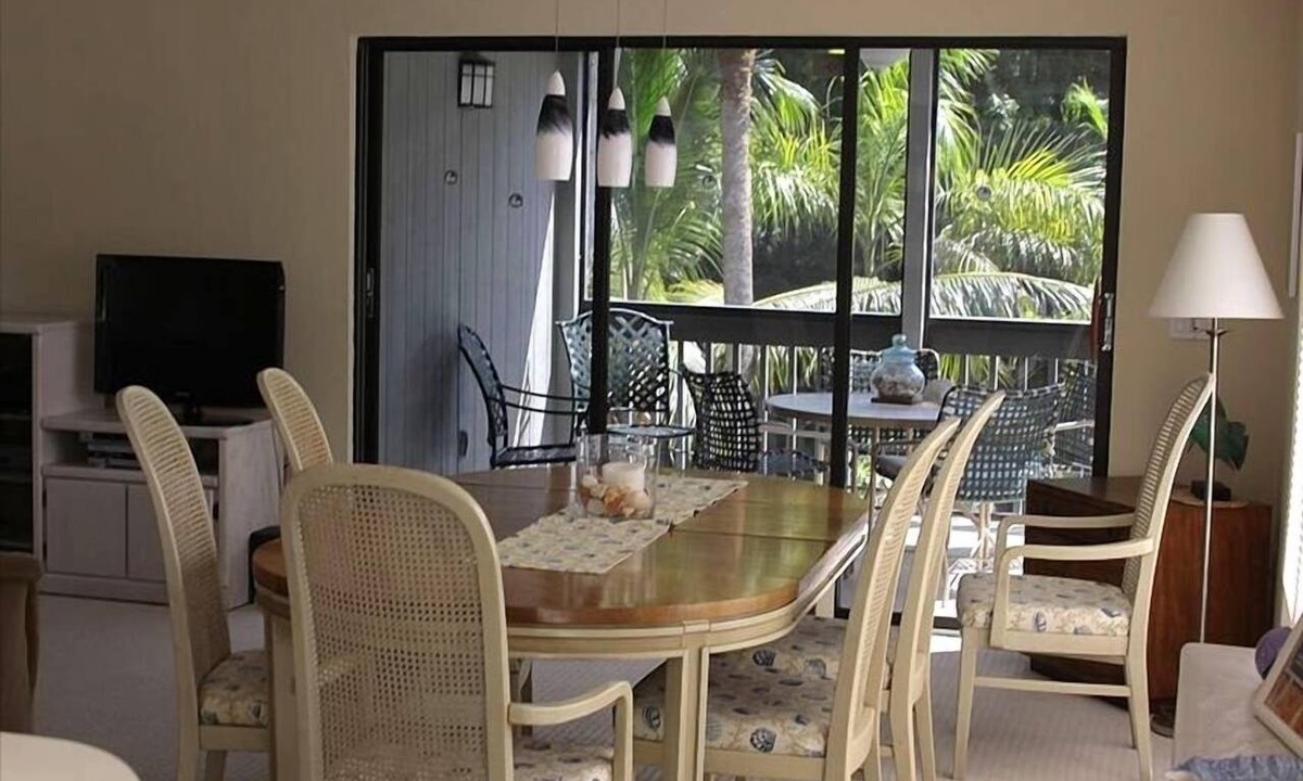 Captiva House | Captiva home- steps from the beach, pool, restaurants and boat dock