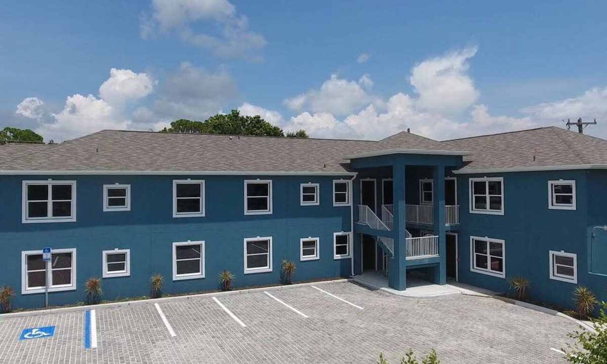 Arlington Park Condo | Central City Condominiums #202 2 BR/2BA