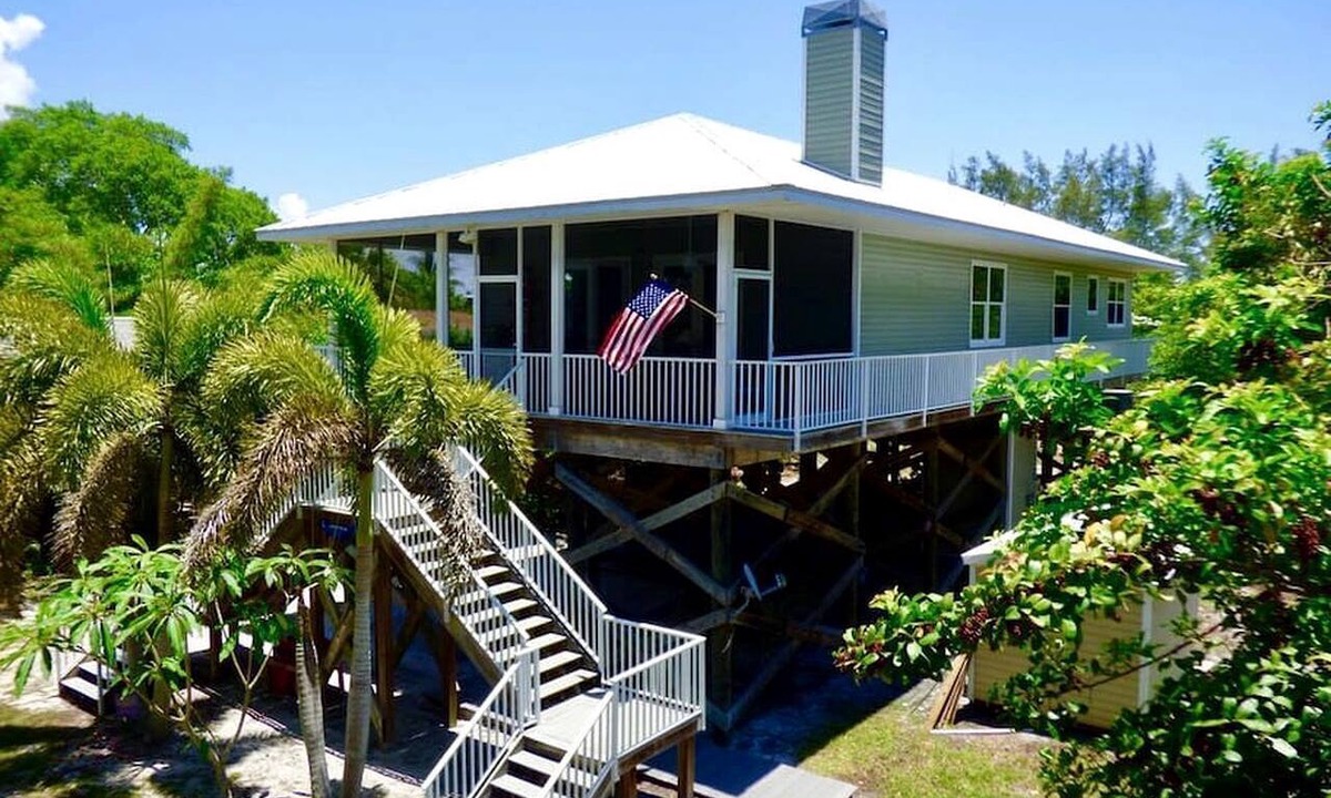 Placida House | Charming Island Retreat with Gulf Views & Private Dock Access near Little Gasparilla, Florida