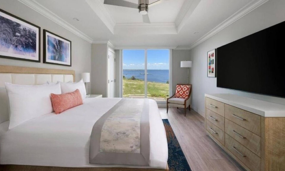 Charlotte Harbor Hotel | Chic Suite w/Harbor Views! Pet Friendly Stay w/Rooftop Pool & Onsite Dining!