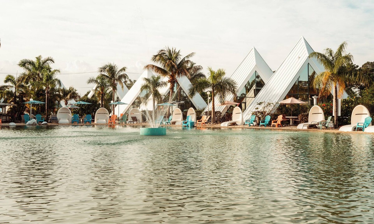 San Carlos Park Villa | Classic Pyramid – Fort Myers' Most Unique Hideaway