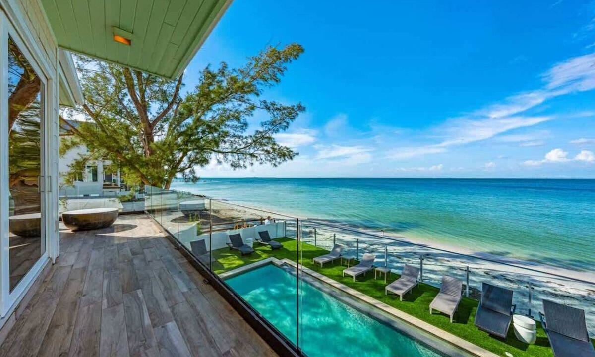Anna Maria Apartment | Cloud 9 | Beachfront Pool & Spa | Bean Point, Golf Cart