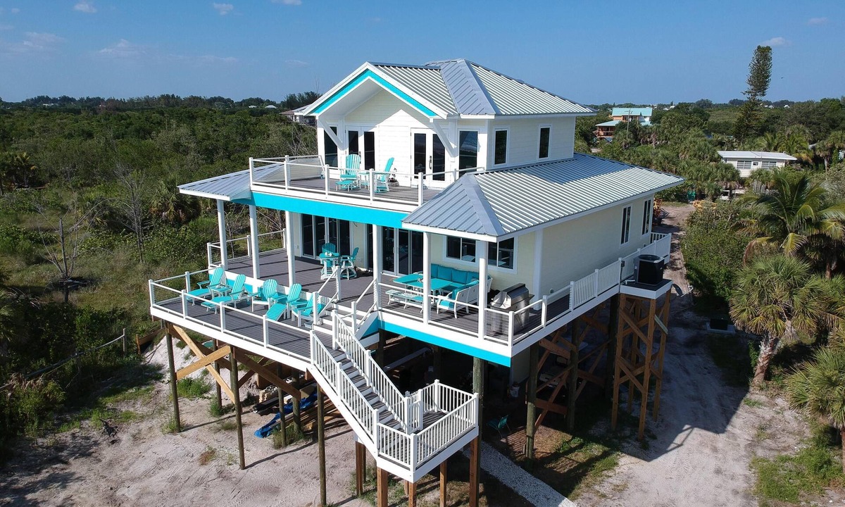 Placida House | Cloud 9 on LGI Beach! No Roads. No Cars. Just Island Life w/Beach to Bay Views.