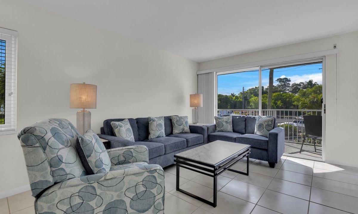 Coquina Sands Condo | Coastal Retreat Near the Beach and 5th Ave