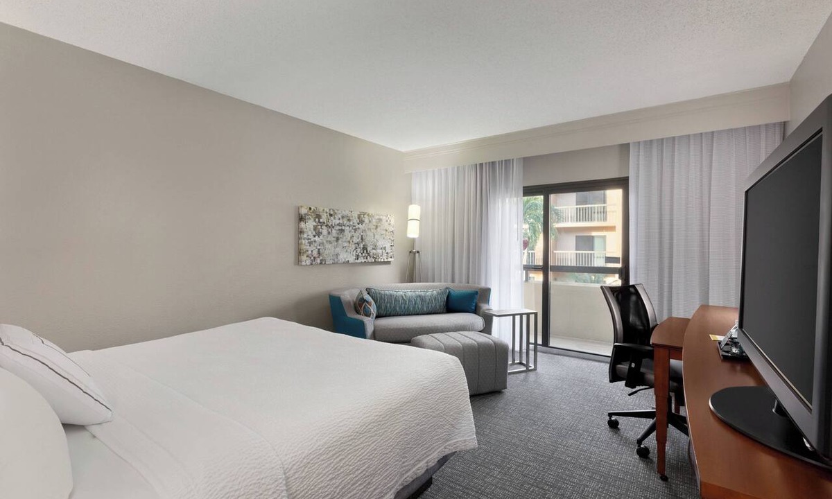 Fort Myers Hotel | Courtyard by Marriott Fort Myers Cape Coral