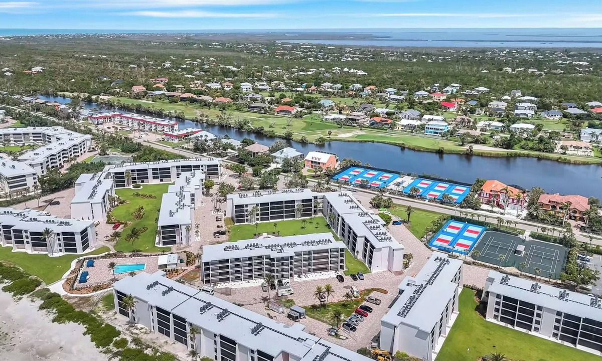 Sanibel Condo | Cozy 1-bedroom condo in Sundial resort in Sanibel Unit H110