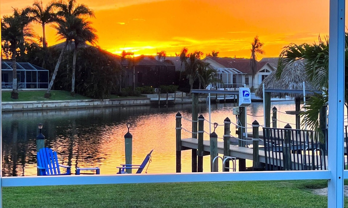 Pelican House | Cozy 3-bdrm house in quaint SW Cape Coral with WiFi, AC, heated pool and more.