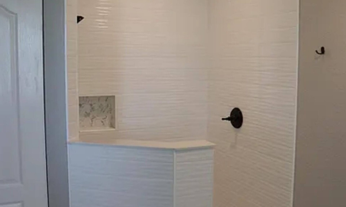White Marsh House | Cozy 3 bedroom 2 bathroom house.