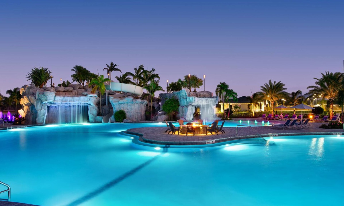 Biggar House | Cozy 3-bedroom bungalow, pool, stunning amenities, in brilliant Estero