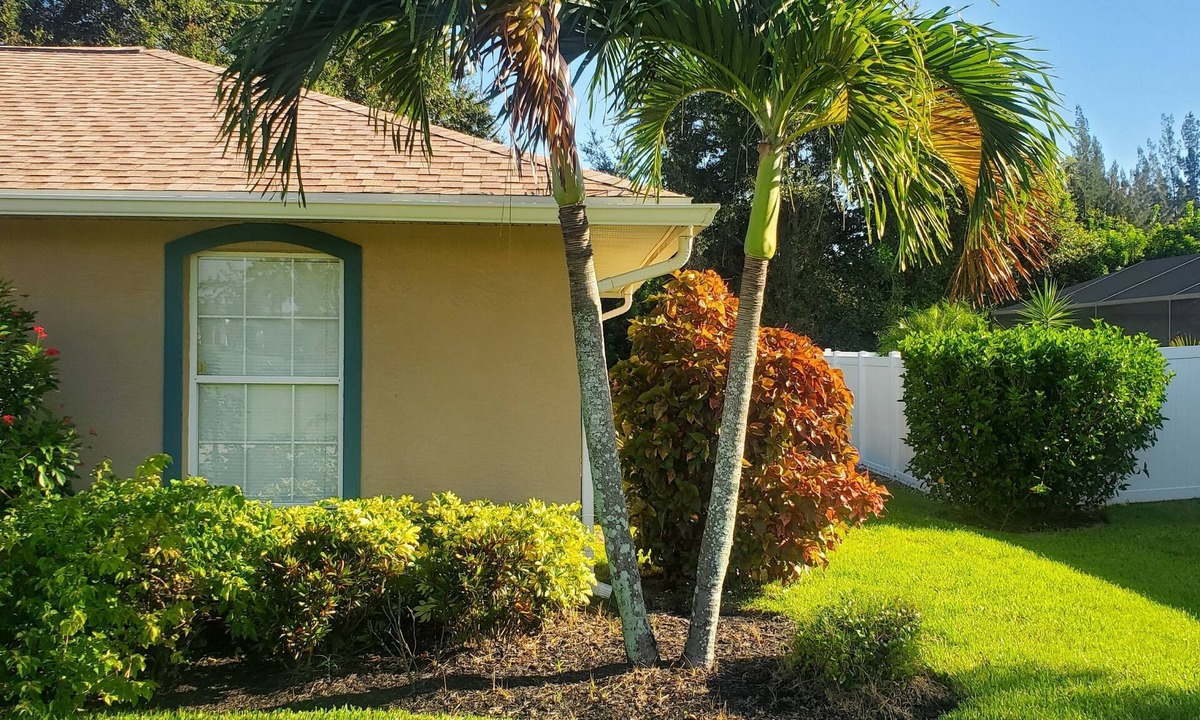 Trafalgar House | Cozy home quiet area, short drive to the beach. Perfect for traveling nurse