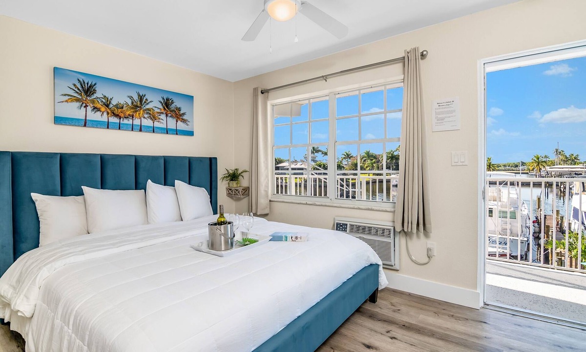 Fort Myers Beach Resort | Cozy King Studio with Stunning Waterfront Views in Fort Myers Beach