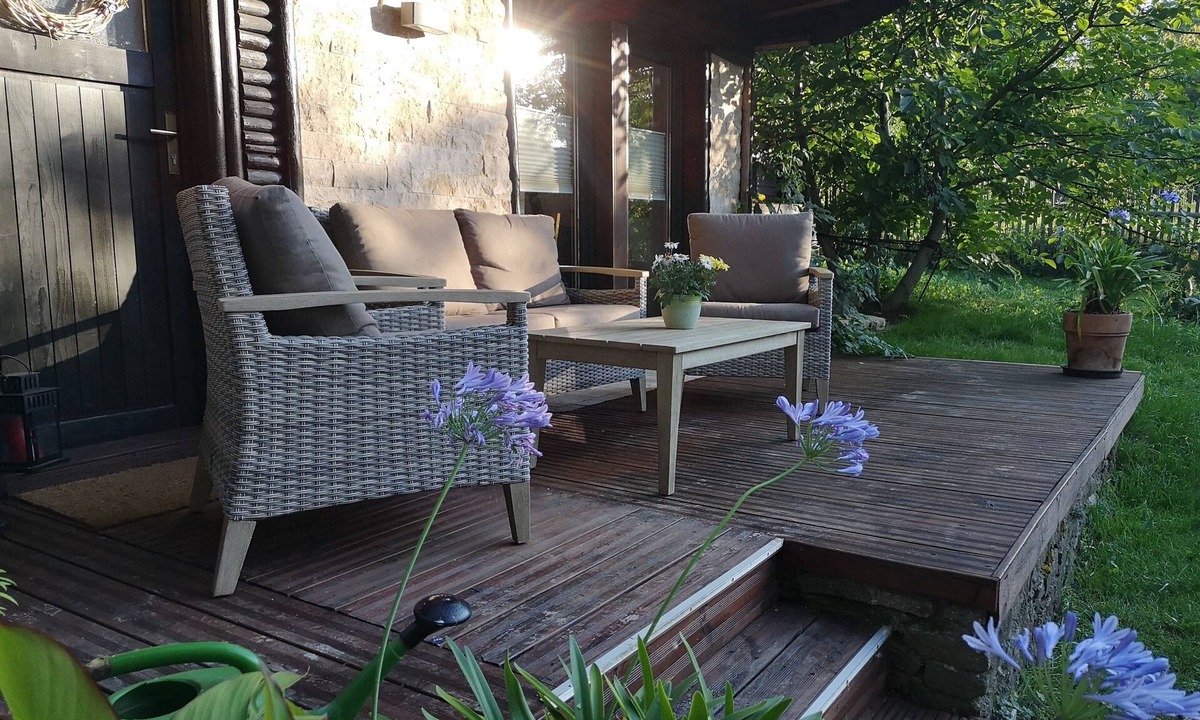 Weimar House | Dog-friendly tiny house on a large, fenced plot in the bee garden